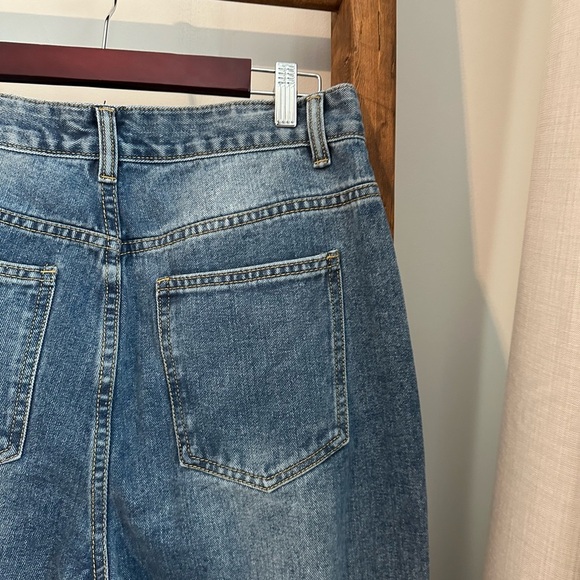 NWT Pretty Little Thing Straight Leg Jean - Picture 6 of 9